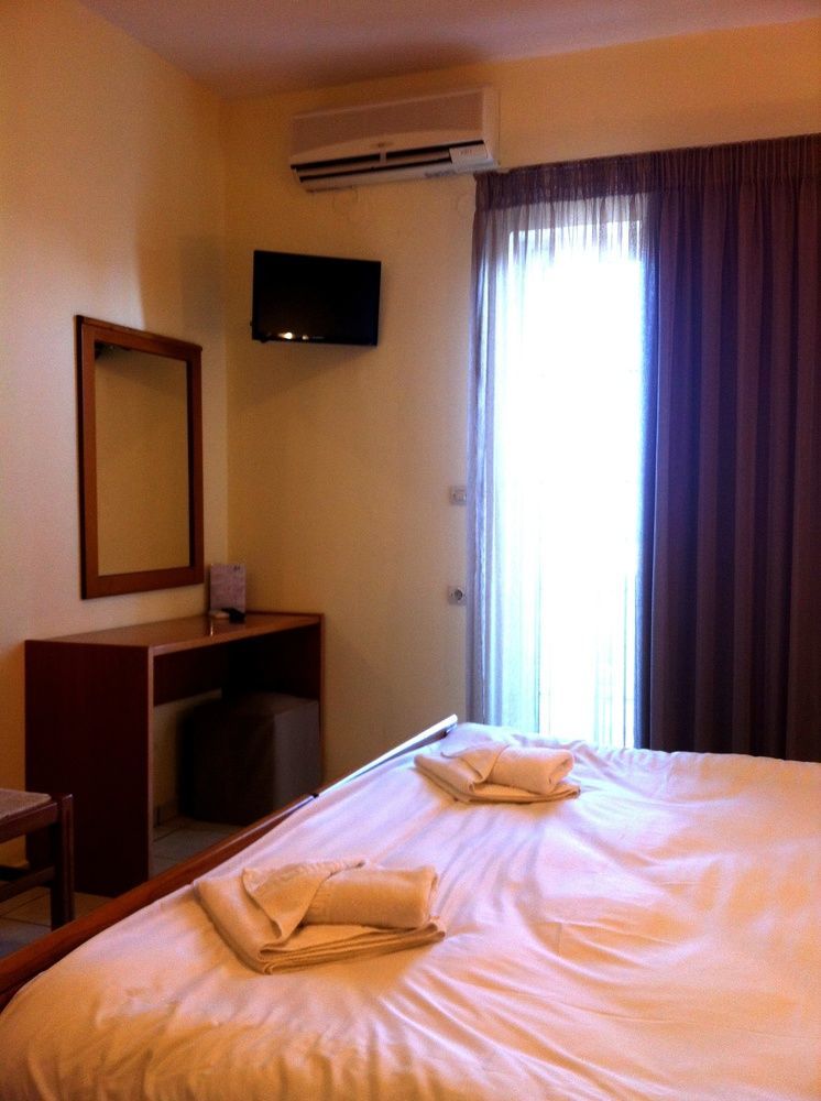 Amaryllis Aparthotel Platanias  Ngoại thất bức ảnh